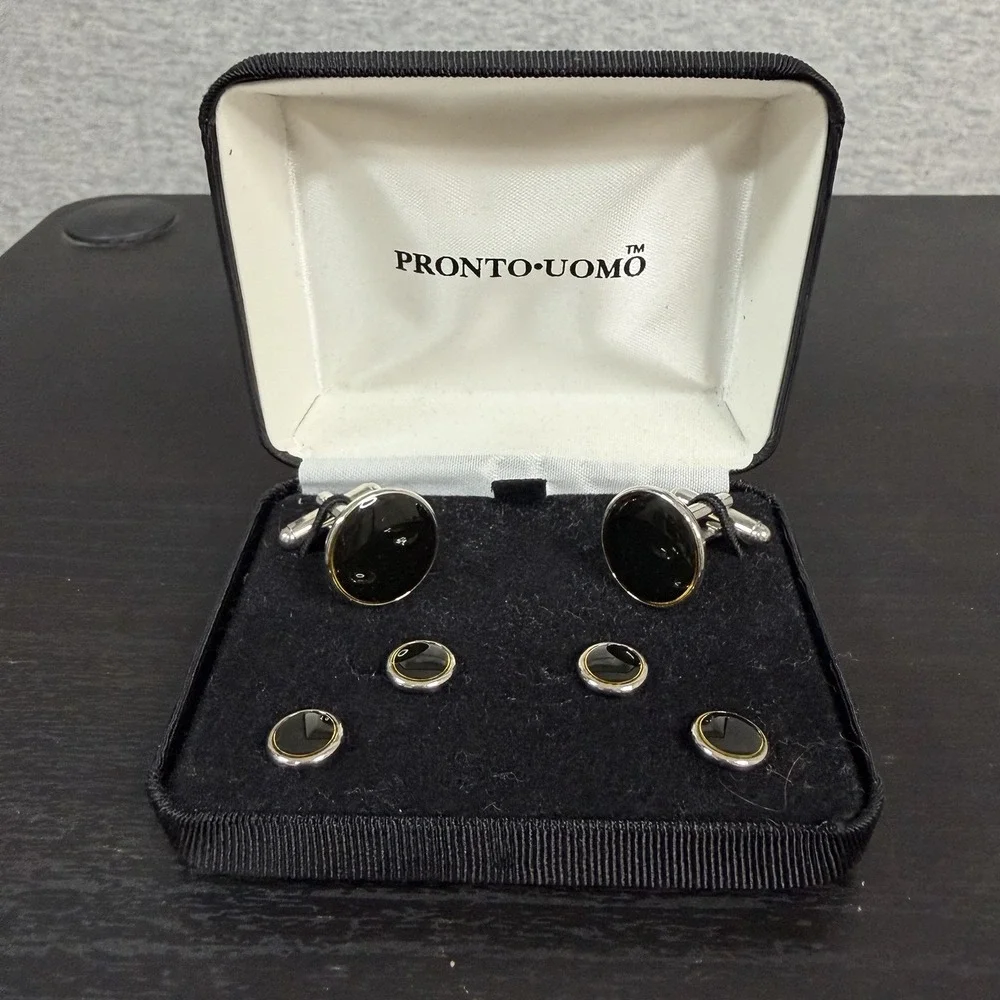 Pronto Uomo Tuxedo 6 Piece Silvertone With Black Enamel Studs And Cuffs